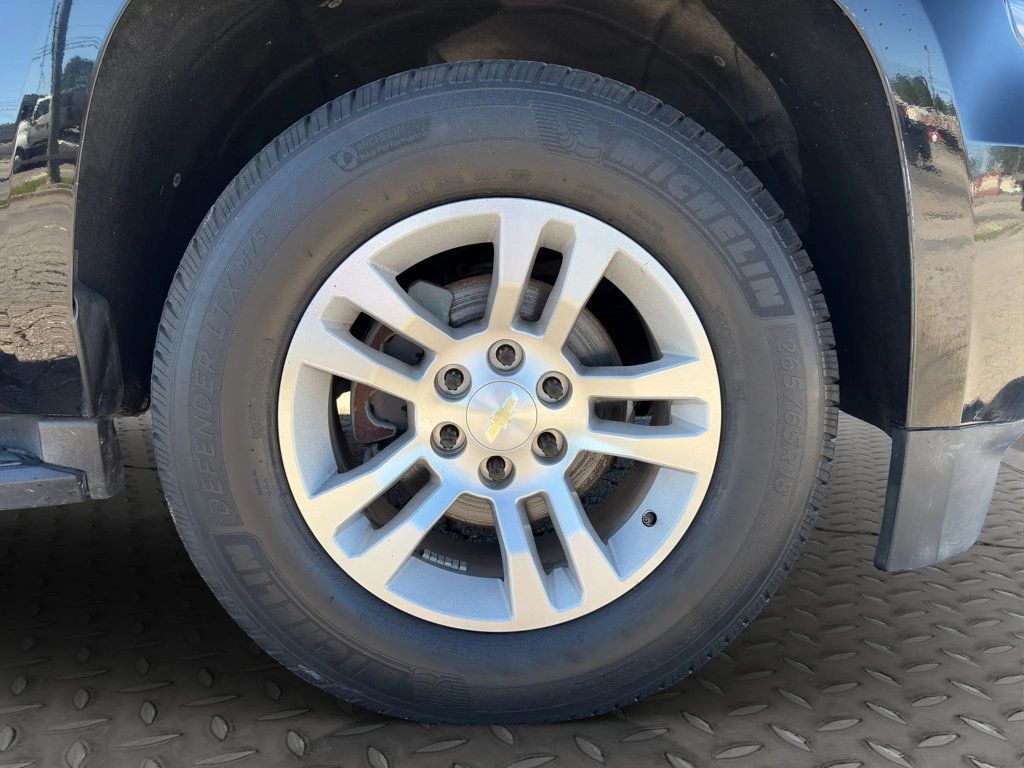 2018 Chevrolet Suburban CLEAN CARFAX REPORT, BLUETOOTH, SUNROOF, TOUCHSCREEN, TINTED!!! - 22981715 - 28