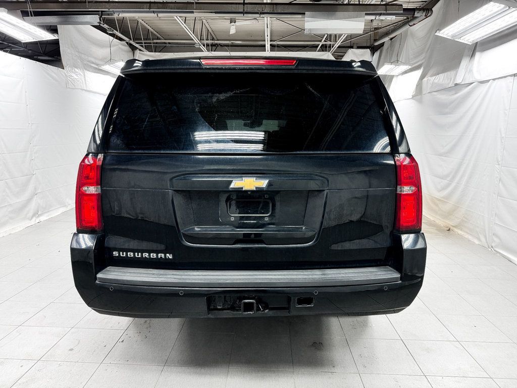 2018 Chevrolet Suburban LT 4WD - 22969920 - 3