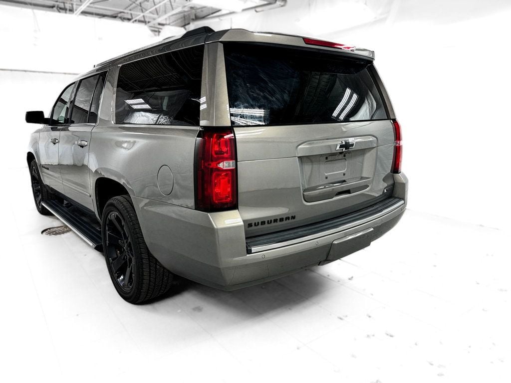 2018 Chevrolet Suburban Premier photo 2