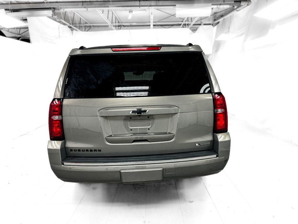 2018 Chevrolet Suburban Premier photo 3