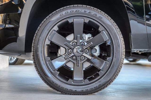 2018 Chevrolet Suburban SUBURBAN LT Z71 QUAD CAPTAINS REAR ENTERTAINMENT LOADED MUST SEE - 22947883 - 12