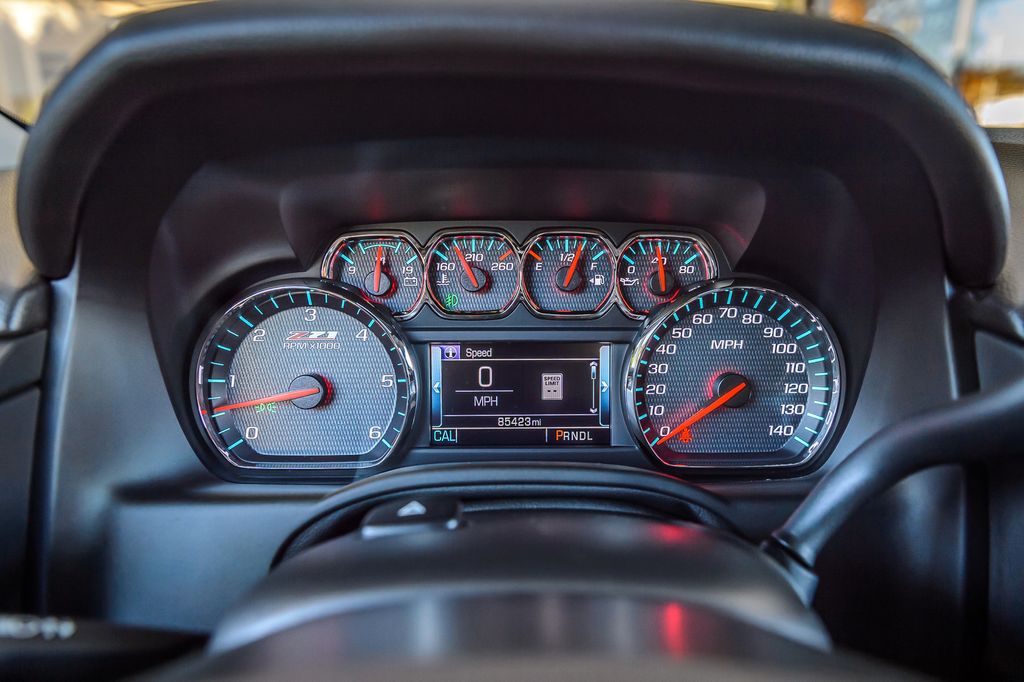 2018 Chevrolet Suburban SUBURBAN LT Z71 QUAD CAPTAINS REAR ENTERTAINMENT LOADED MUST SEE - 22947883 - 28