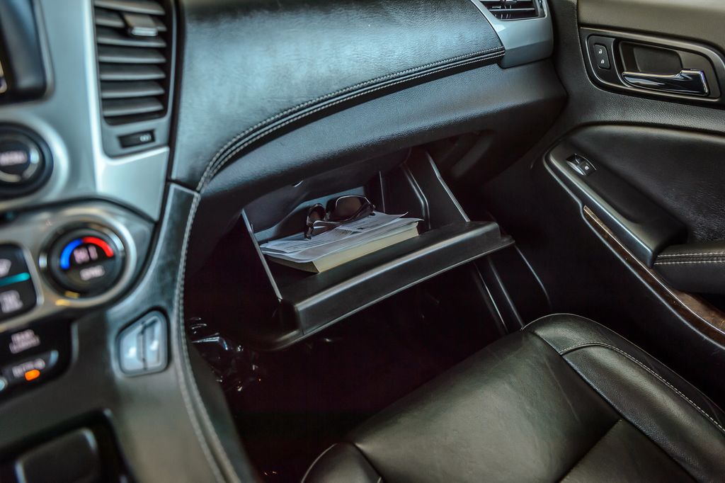 2018 Chevrolet Suburban SUBURBAN LT Z71 QUAD CAPTAINS REAR ENTERTAINMENT LOADED MUST SEE - 22947883 - 43