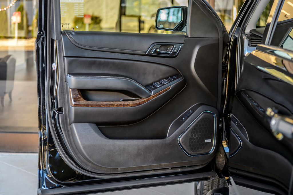 2018 Chevrolet Suburban SUBURBAN LT Z71 QUAD CAPTAINS REAR ENTERTAINMENT LOADED MUST SEE - 22947883 - 48