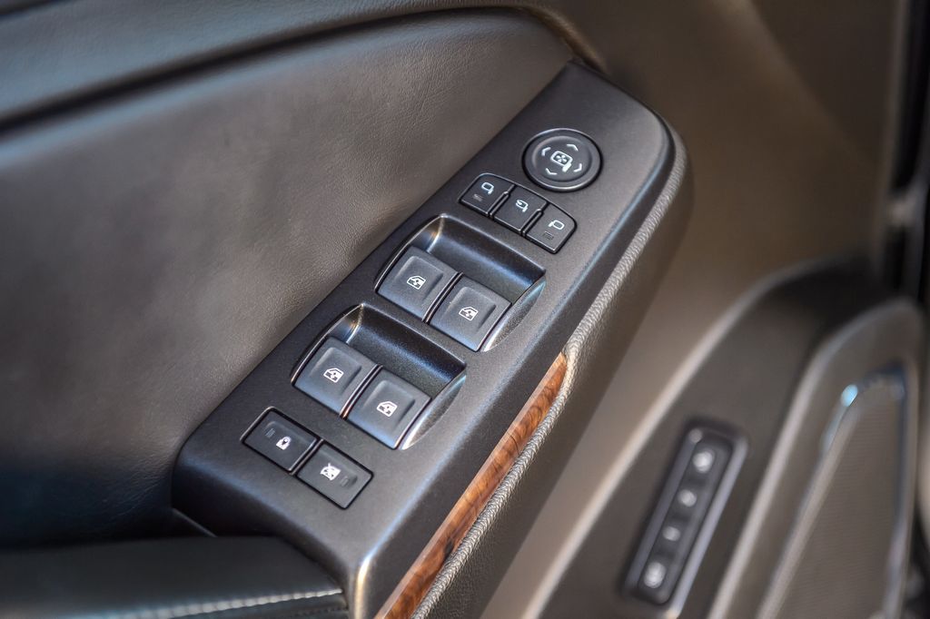 2018 Chevrolet Suburban SUBURBAN LT Z71 QUAD CAPTAINS REAR ENTERTAINMENT LOADED MUST SEE - 22947883 - 50