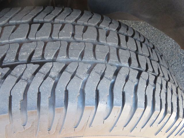 2018 Chevrolet Tahoe 2OWNER AZ TRUCK THIRD ROW SEATING EXTRA CLEAN  - 22955808 - 15