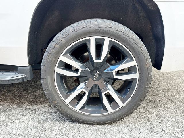 2018 Chevrolet Tahoe 4WD 4dr LT - 23096322 - 19