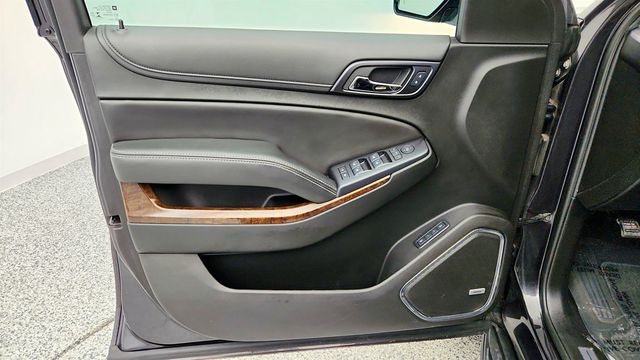 2018 Chevrolet Tahoe 4WD 4dr LT RST Edition w/ Luxury Pkg, Power Sunroof & Navigation - 22966717 - 10