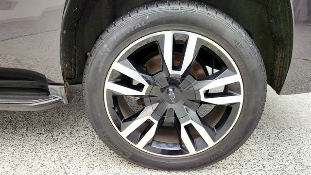 2018 Chevrolet Tahoe 4WD 4dr LT RST Edition w/ Luxury Pkg, Power Sunroof & Navigation - 22966717 - 8