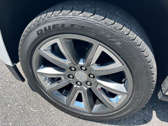 2018 Chevrolet Tahoe 5.3L Tahoe Premier Quad seats with 3rd row - 23047912 - 11