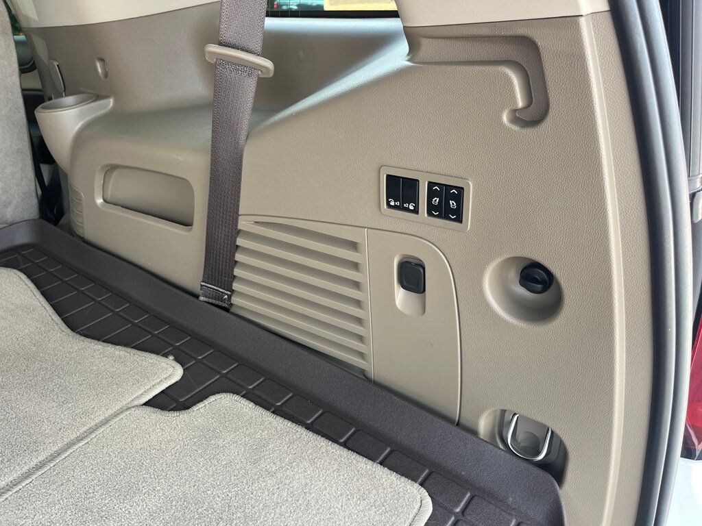 2018 Chevrolet Tahoe 5.3L Tahoe Premier Quad seats with 3rd row - 23047912 - 23
