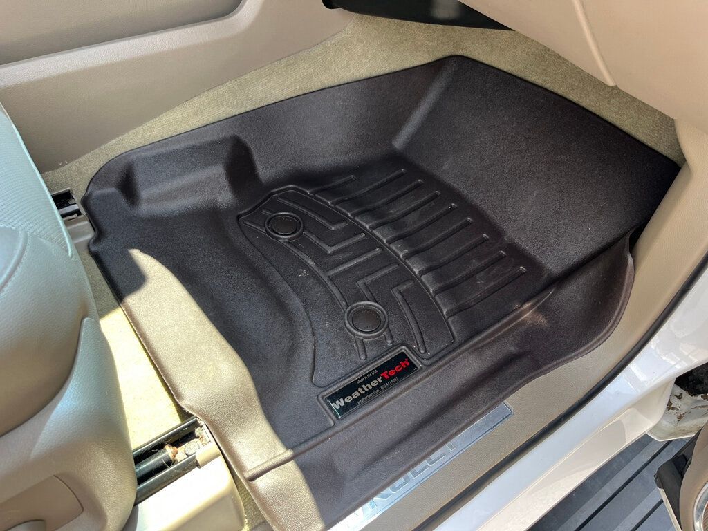 2018 Chevrolet Tahoe 5.3L Tahoe Premier Quad seats with 3rd row - 23047912 - 35