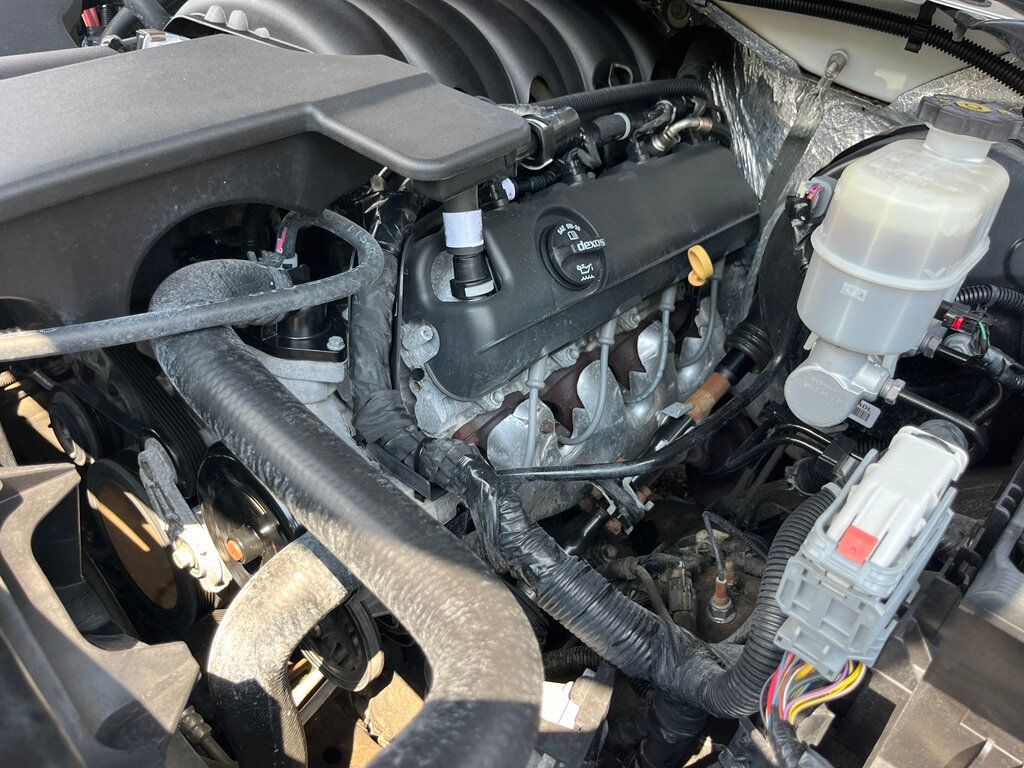 2018 Chevrolet Tahoe 5.3L Tahoe Premier Quad seats with 3rd row - 23047912 - 42