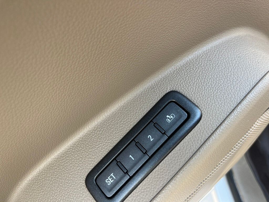 2018 Chevrolet Tahoe 5.3L Tahoe Premier Quad seats with 3rd row - 23047912 - 45