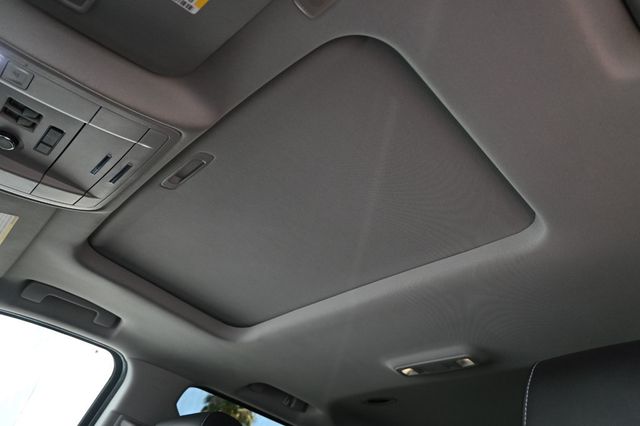 2018 Chevrolet Tahoe LT Enhanced Driver Alert Pkg - 22926142 - 19