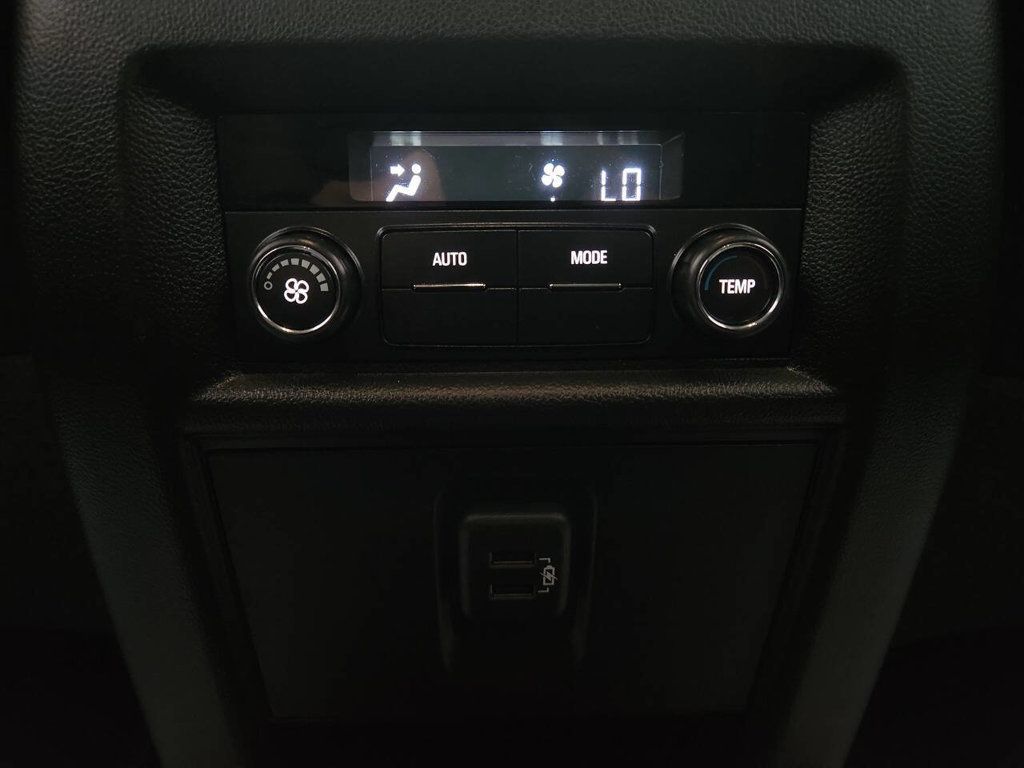 2018 Chevrolet Traverse Cloth 1LT photo 31