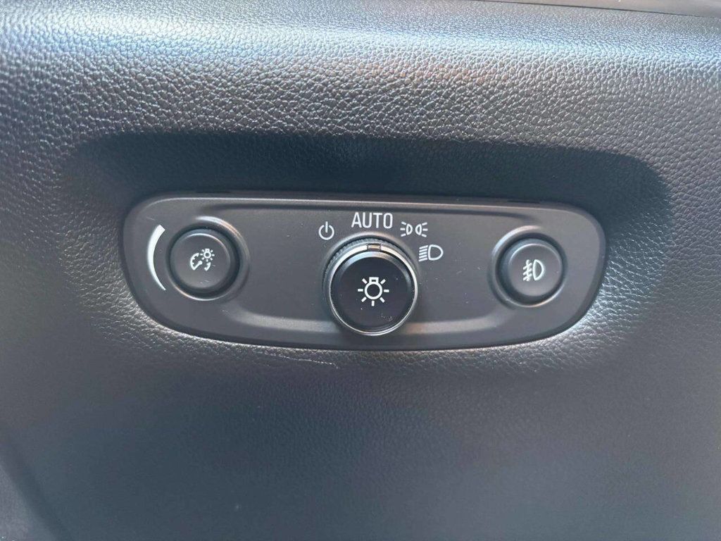 2018 Chevrolet Traverse AWD 4dr LT Leather w/3LT - 22936463 - 35