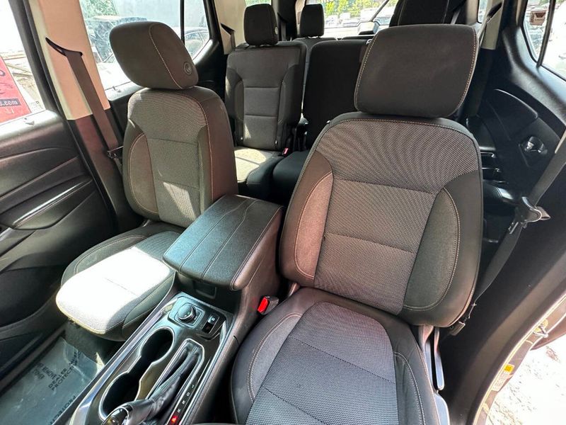 2018 Chevrolet Traverse FWD 4dr LS w/1LS - 22871224 - 30