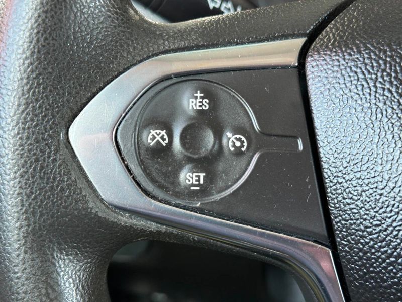 2018 Chevrolet Traverse FWD 4dr LS w/1LS - 22871224 - 33