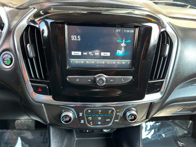 2018 Chevrolet Traverse FWD 4dr LS w/1LS - 22871224 - 37