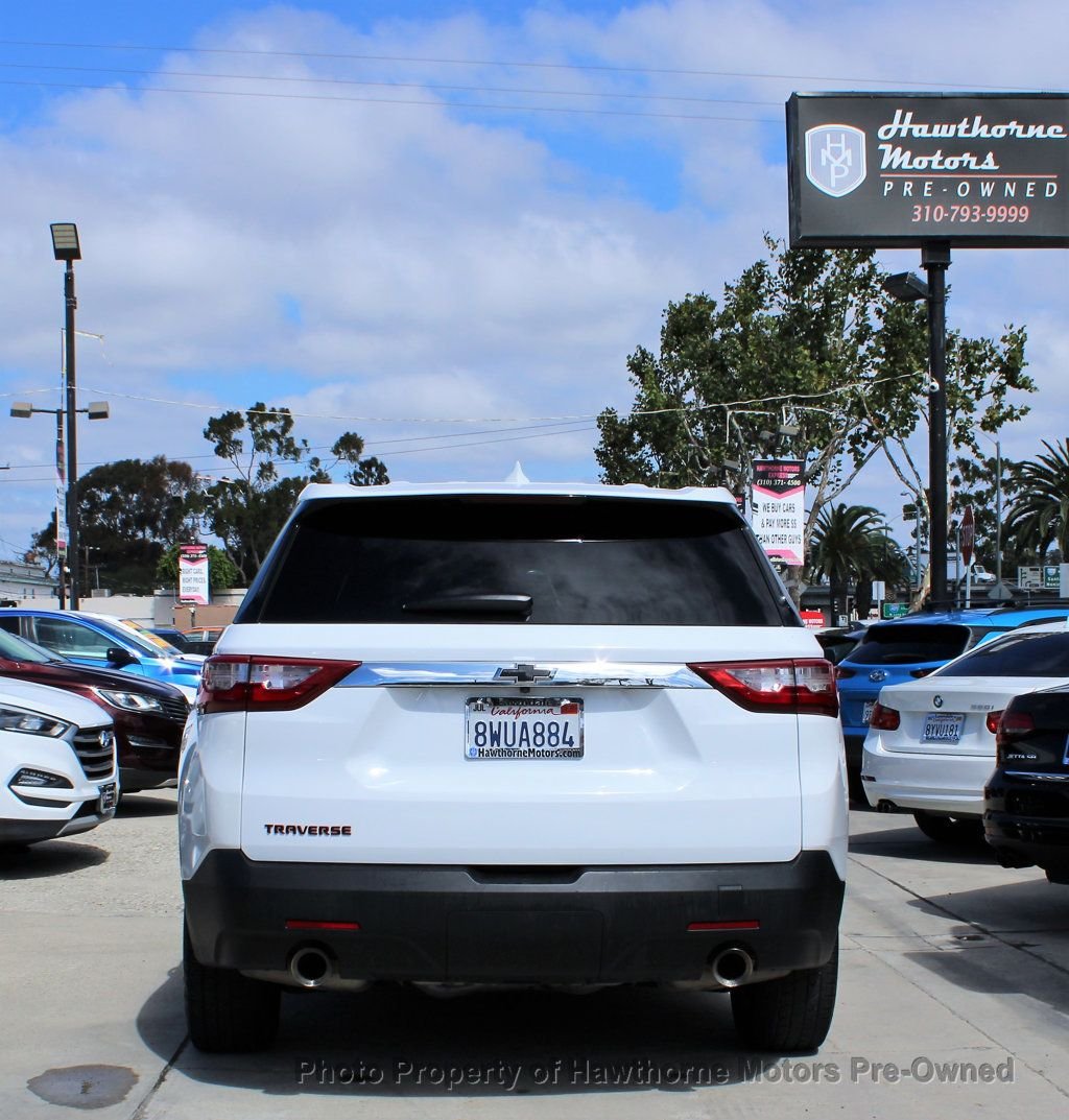 2018 Chevrolet Traverse LS photo 2