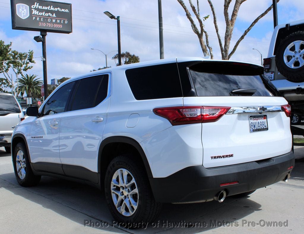 2018 Chevrolet Traverse LS photo 3