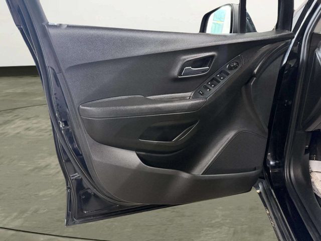 2018 Chevrolet Trax AWD 4dr LS - 22993327 - 10