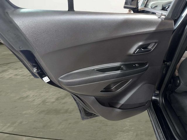 2018 Chevrolet Trax AWD 4dr LS - 23046818 - 17