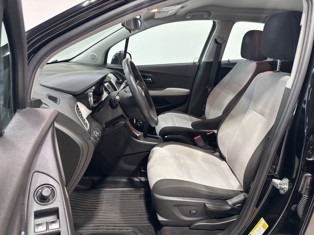 2018 Chevrolet Trax FWD 4dr LS - 22968245 - 19