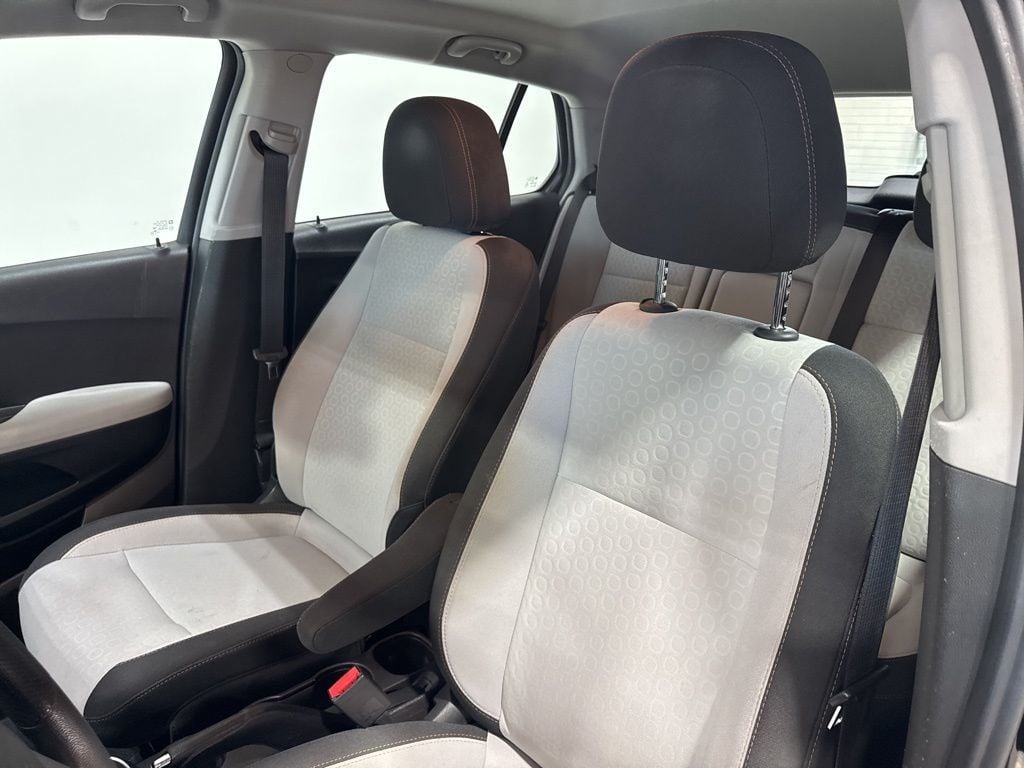 2018 Chevrolet Trax FWD 4dr LS - 22968245 - 21