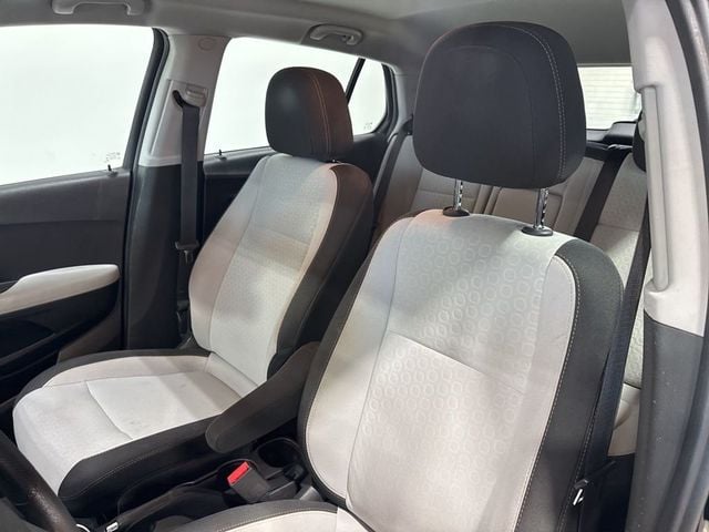 2018 Chevrolet Trax FWD 4dr LS - 22968245 - 21