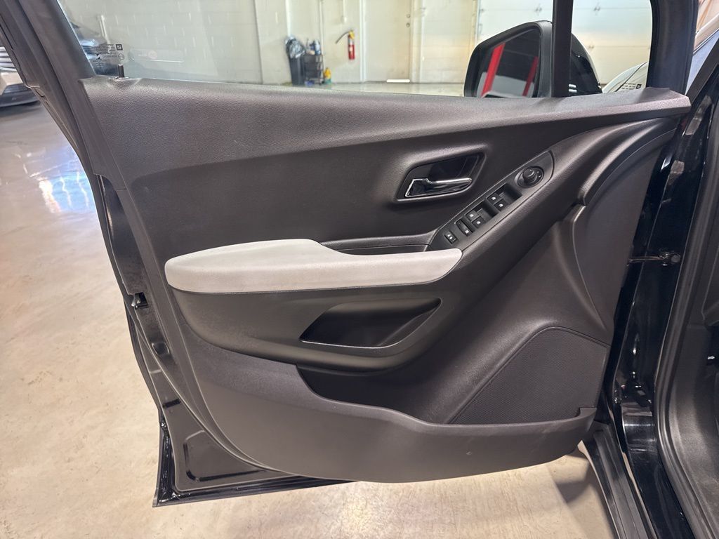 2018 Chevrolet Trax FWD 4dr LS - 22968245 - 22