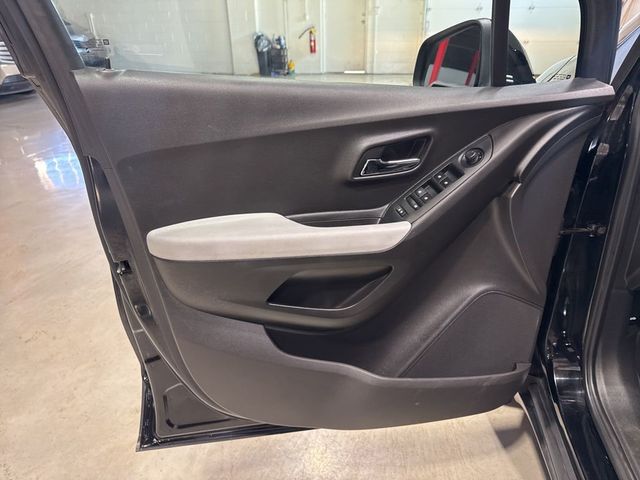 2018 Chevrolet Trax FWD 4dr LS - 22968245 - 22