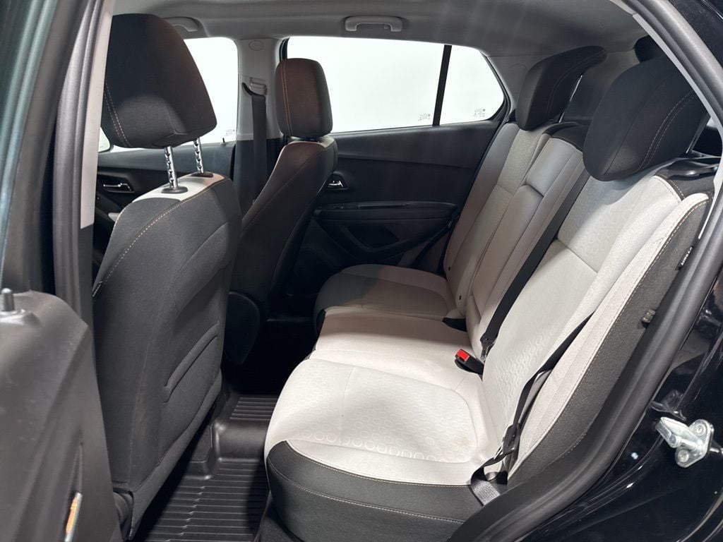 2018 Chevrolet Trax FWD 4dr LS - 22968245 - 24