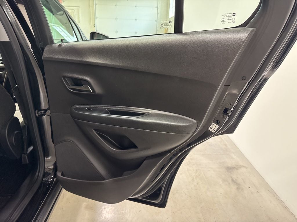2018 Chevrolet Trax FWD 4dr LS - 22968245 - 30