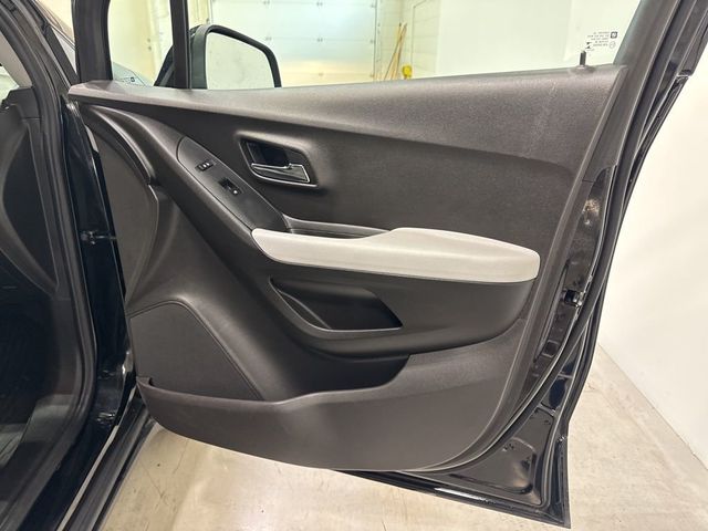 2018 Chevrolet Trax FWD 4dr LS - 22968245 - 32