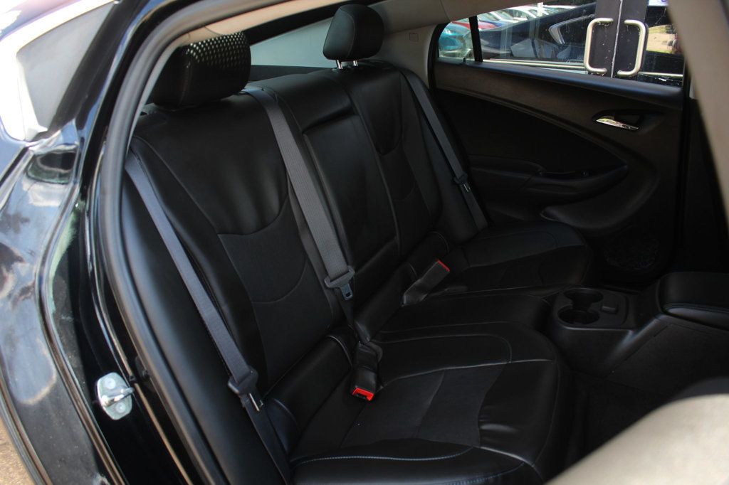 2018 Chevrolet Volt LT photo 10