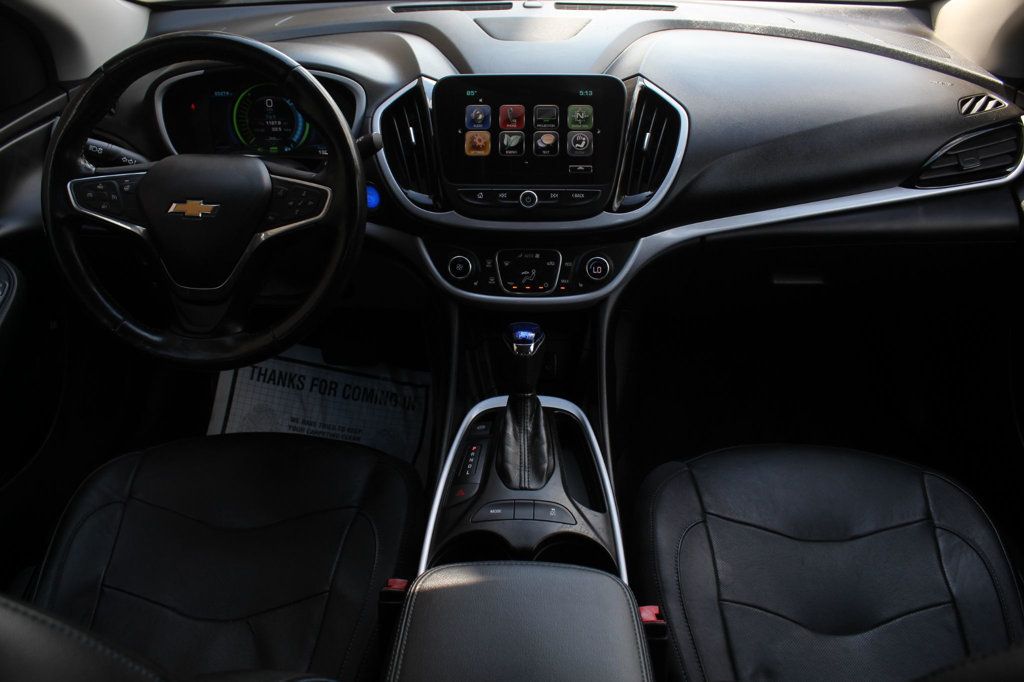 2018 Chevrolet Volt LT photo 11
