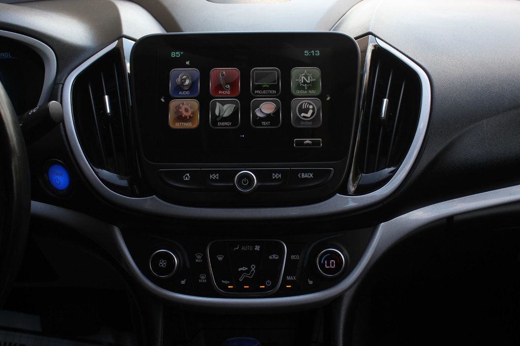 2018 Chevrolet Volt LT photo 12