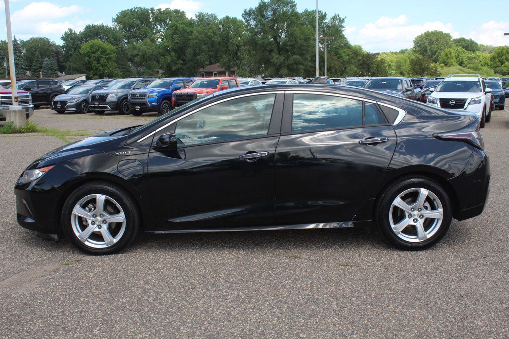2018 Chevrolet Volt LT photo 16
