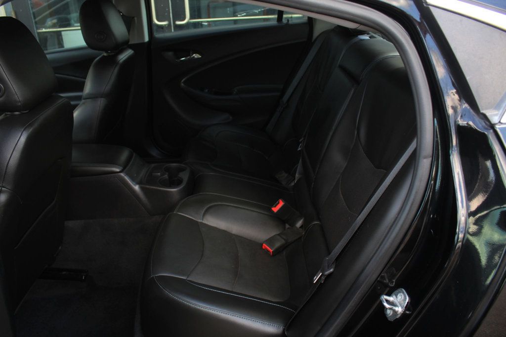 2018 Chevrolet Volt LT photo 24