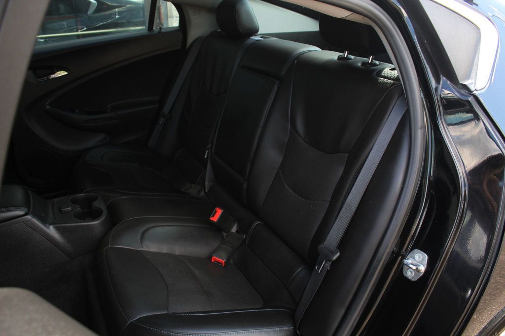 2018 Chevrolet Volt LT photo 25