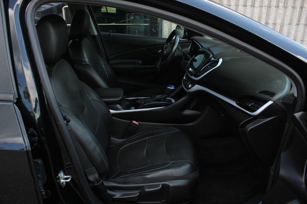 2018 Chevrolet Volt LT photo 6