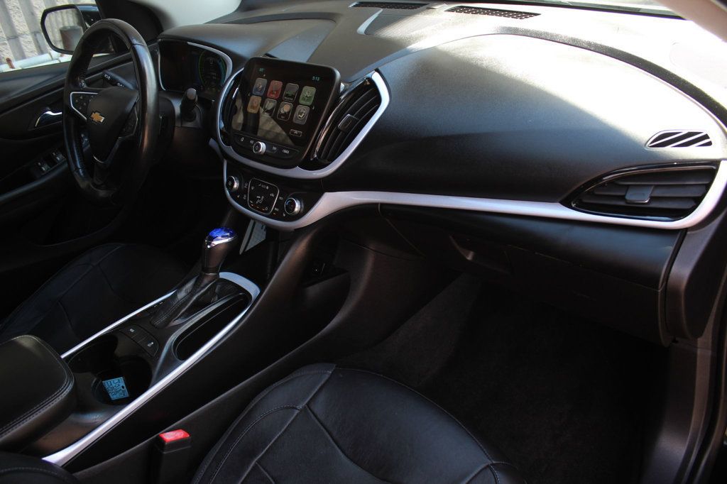 2018 Chevrolet Volt LT photo 8