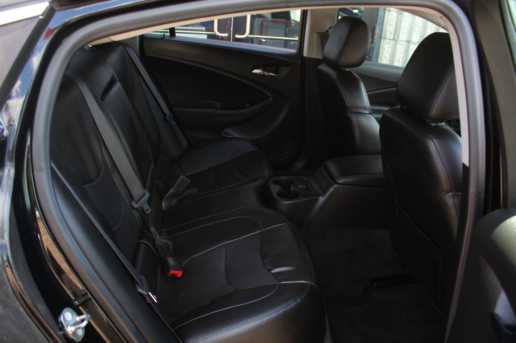 2018 Chevrolet Volt LT photo 9