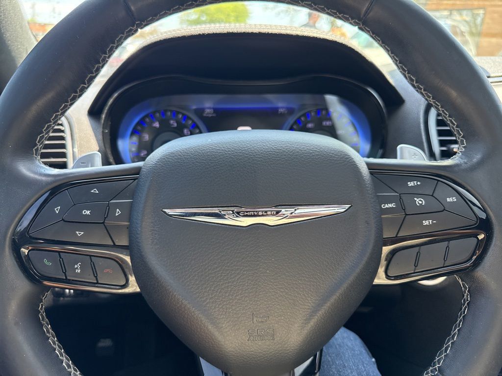 2018 Chrysler 300 300S AWD - 23034012 - 9