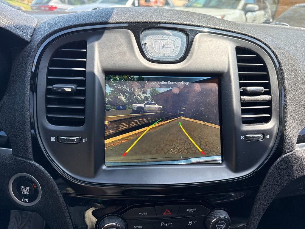 2018 Chrysler 300 300S AWD - 23034012 - 11