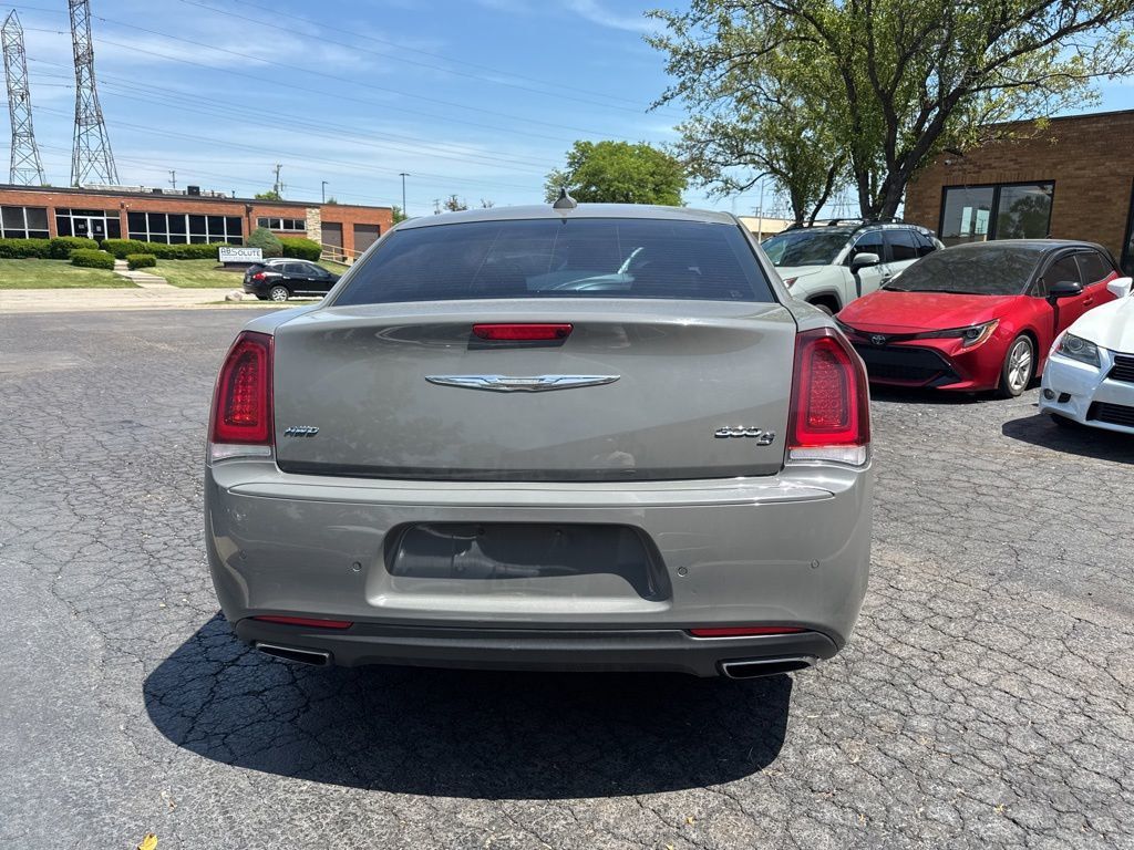 2018 Chrysler 300 300S AWD - 23034012 - 4