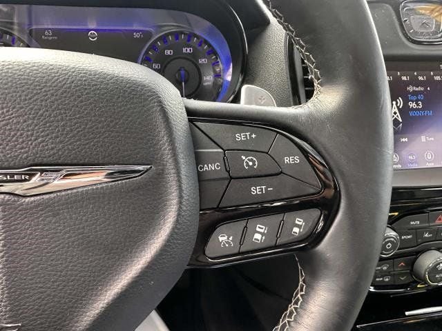 2018 Chrysler 300 300S AWD - 22388039 - 24