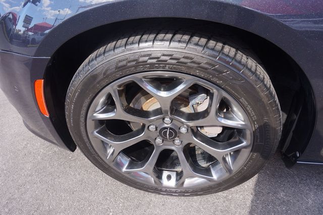 2018 Chrysler 300 300 S, PREMIUM WHEELS, PANORAMA MOON ROOF, LEATHER, BOSE SOUND - 23021788 - 10